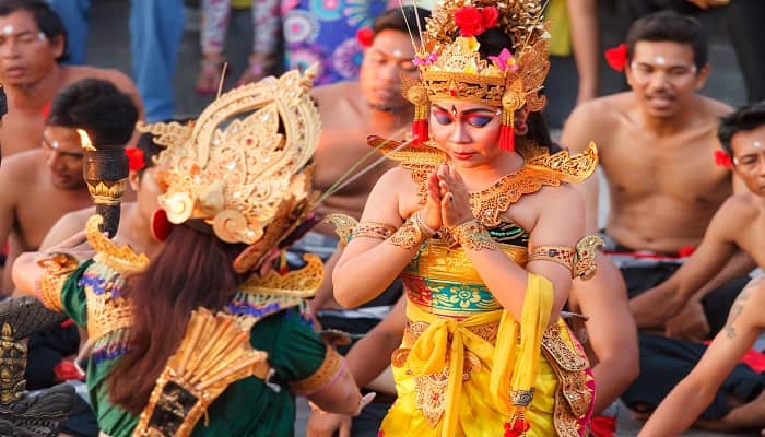 dance uluwatu bali indonesia